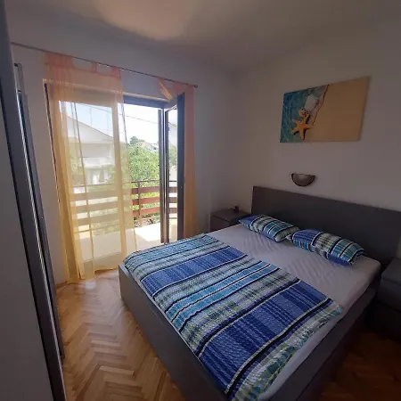 Apartments Luka *